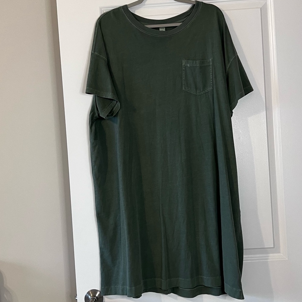 Old Navy t-shirt dress